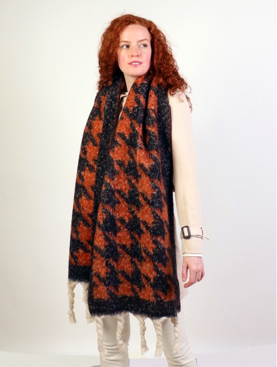 Reversible Houndstooth Blanket Scarf W/ Twisted Tassels Reversible Houndstooth Blanket Scarf W/ Twisted Tassels